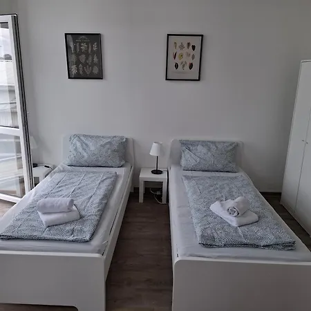 Cityoase Am Koenigsweg, 4, Wifi, Stellplatz, Netflix ماغديبورغ