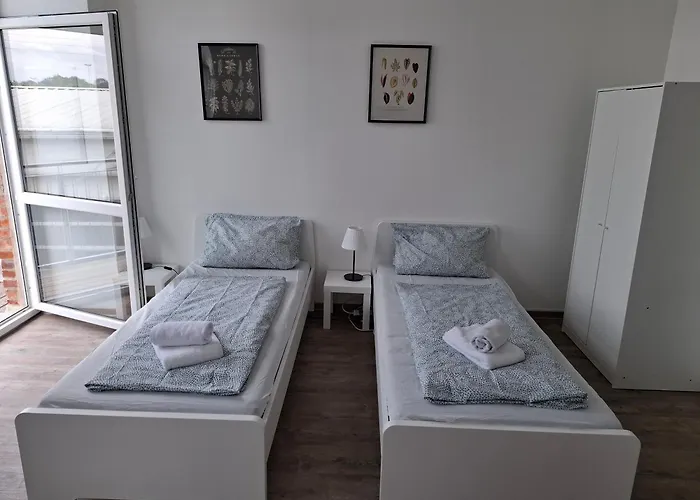Cityoase Am Koenigsweg, 4, Wifi, Stellplatz, Netflix Μαγδεβούργο